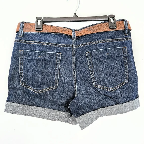 Dollhouse Junior's Denim Ripped Wide Belt Folded Hem Stretchy Mid-Waisted Shorts - Picture 6 of 6